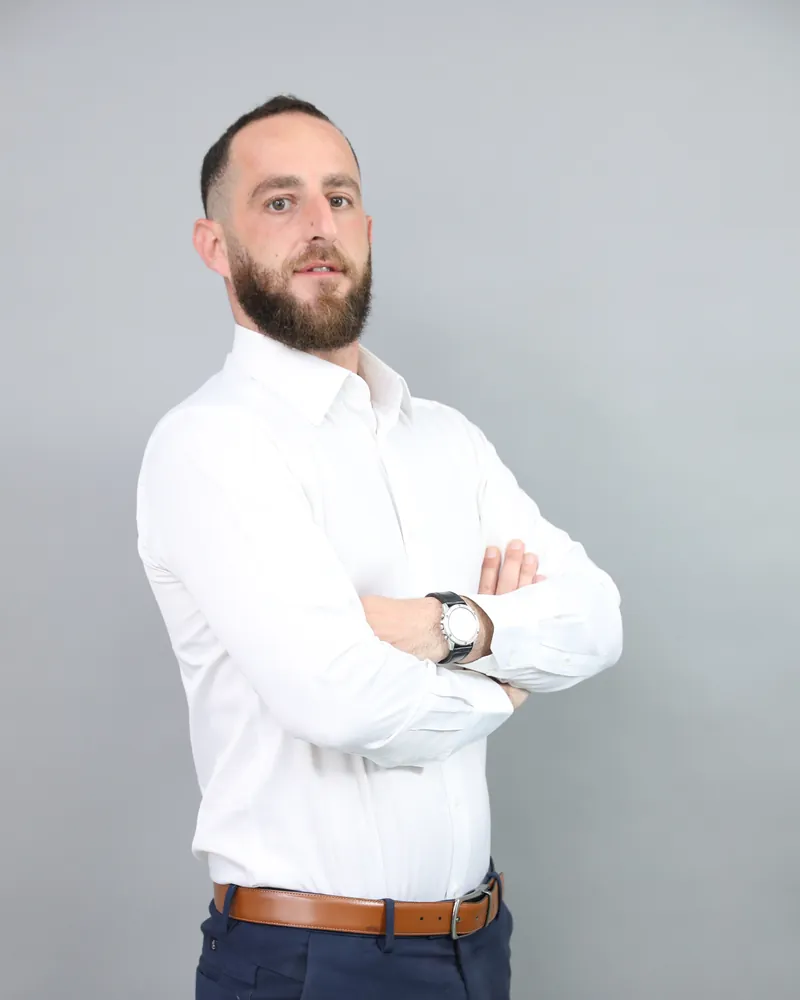 דניאל קליין במשרד
